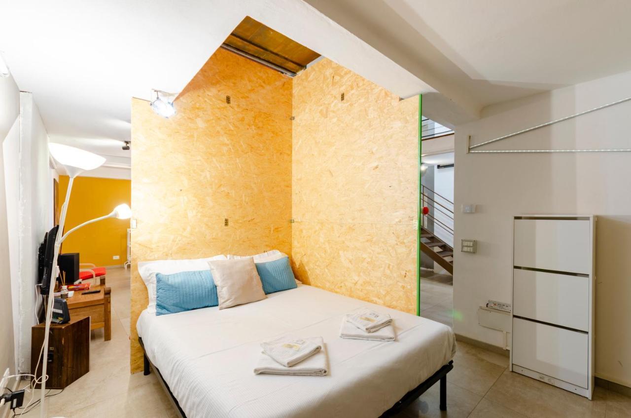 Joivy Vibrant Open-Plan Apt For 6 In Historic Centre Apartment Genoa Exterior photo